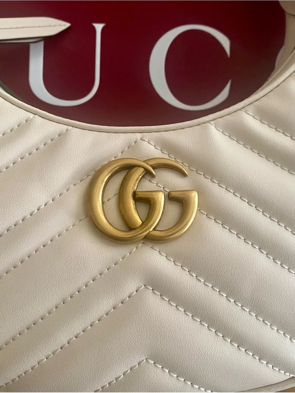 Gucci White Quilted GG Shoulder Bag with Gold Hardware - Picture 12 of 16